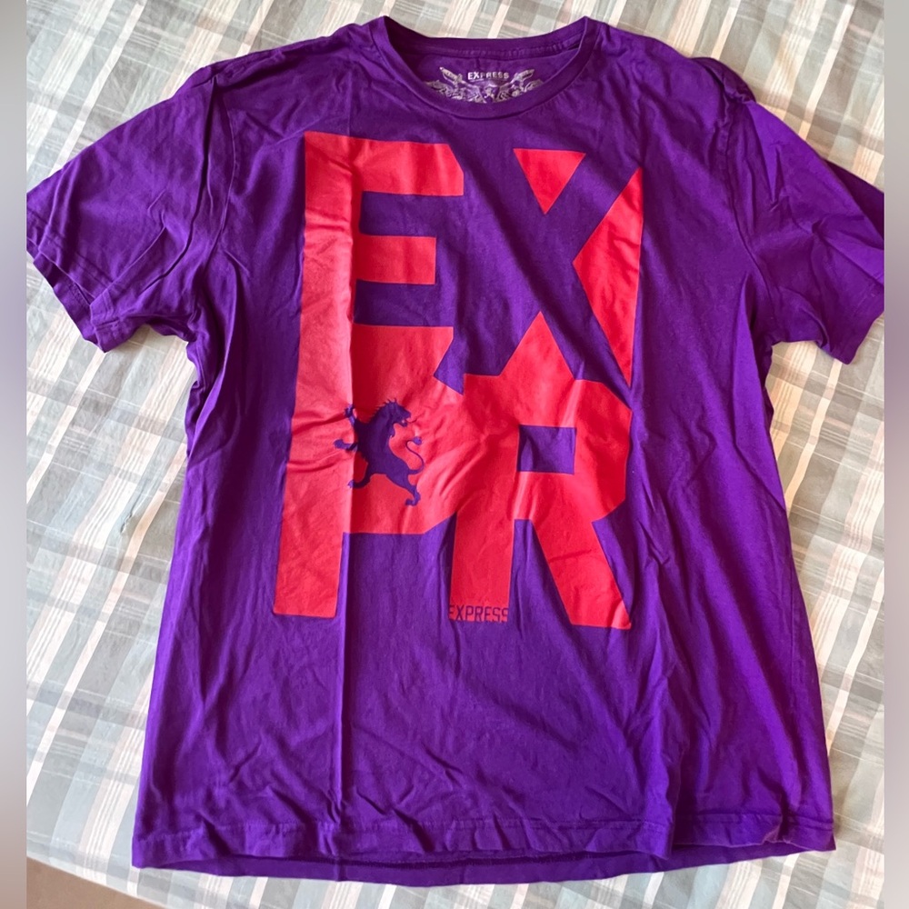 Men’s express tshirt. Size xxl but shrunk so it fits like and xl